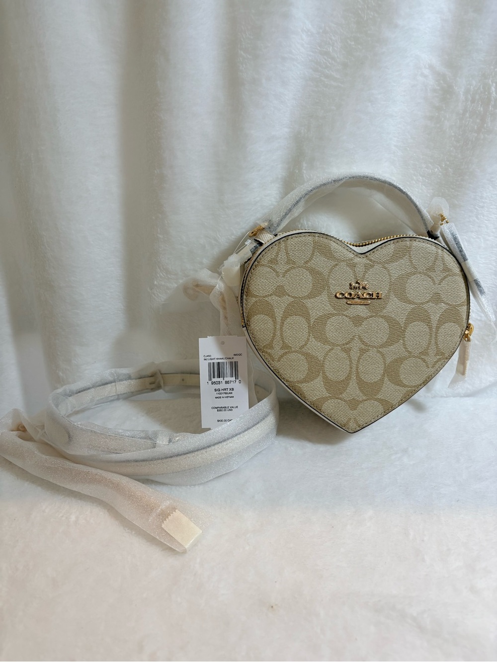 *NWT* Coach Heart Crossbody (Light Khaki/Chalk)